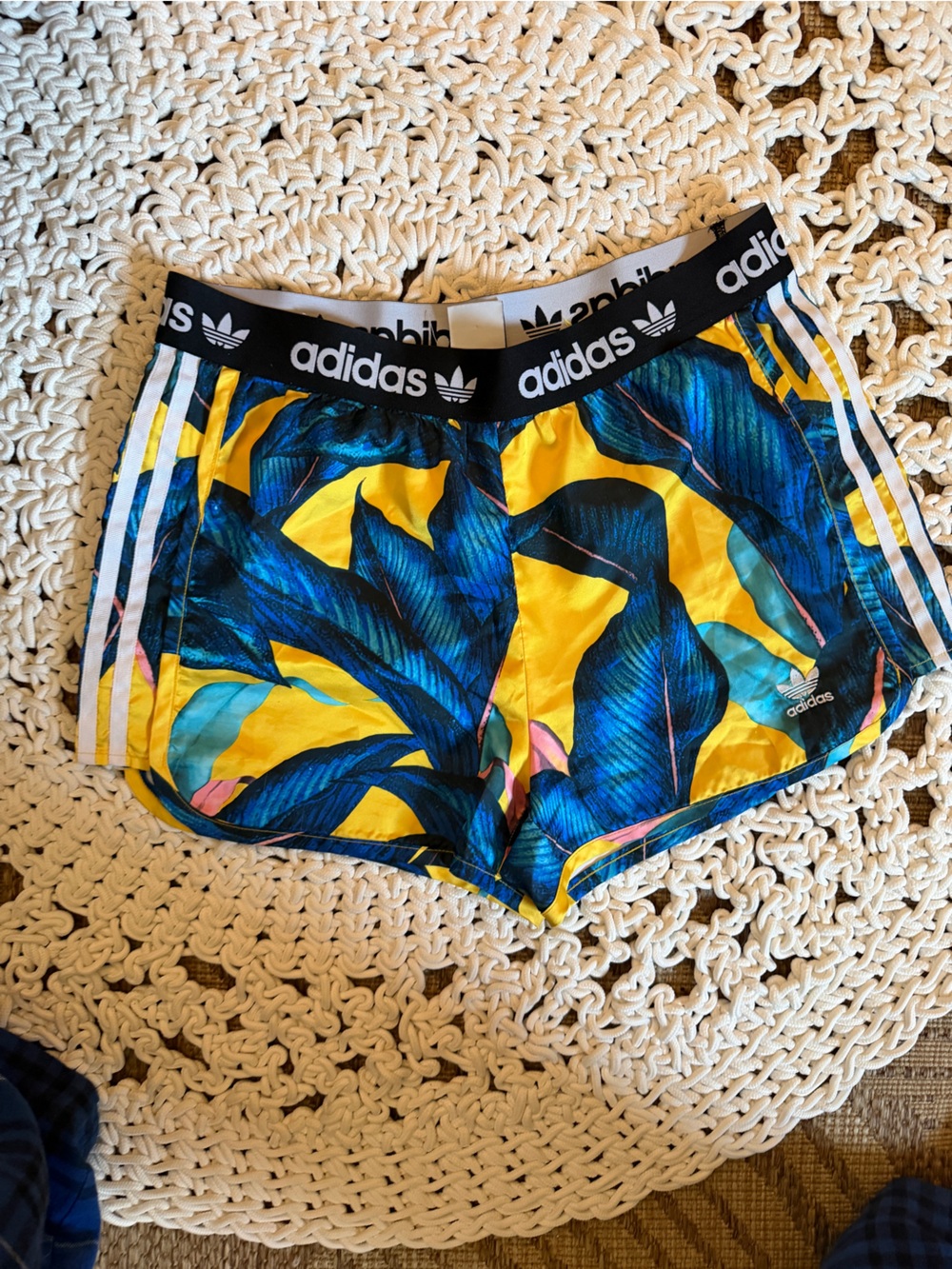 Adidas Originals x FARM Rio Palm Leaf Shorts size Medium - Picture 3 of 4